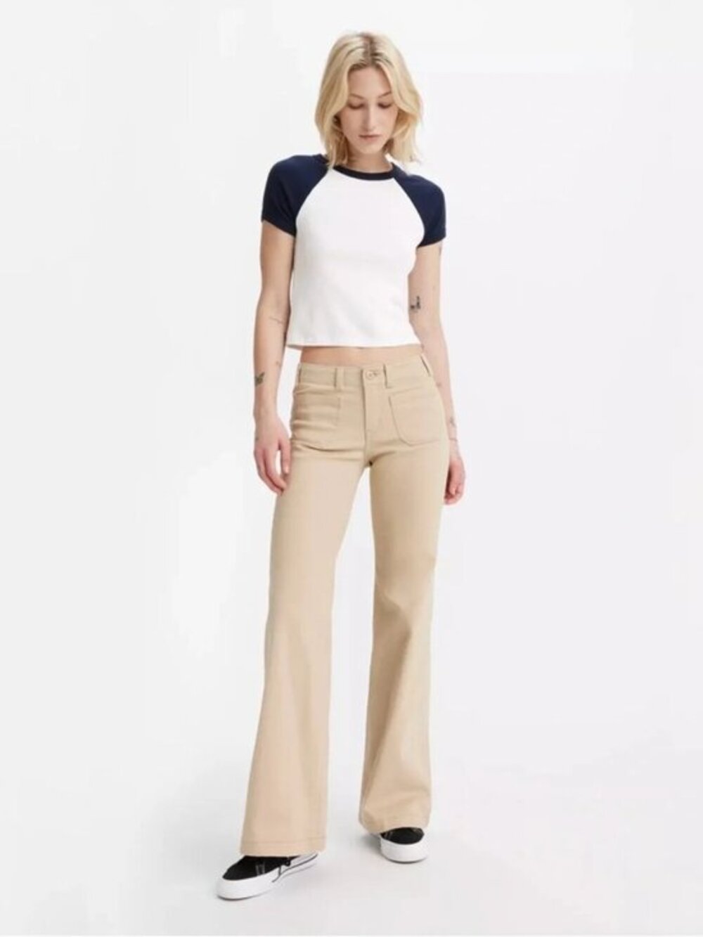 Levi's Superlow Flare Leg Jeans Neutral Khaki Tan Patch Pockets Size 28 x 32